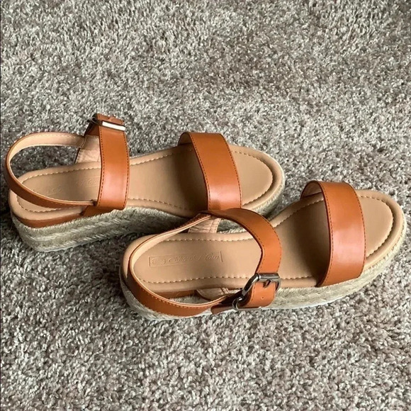 Cognac Brown Wedge Sandals Size 7.5 NEW - Picture 6 of 9